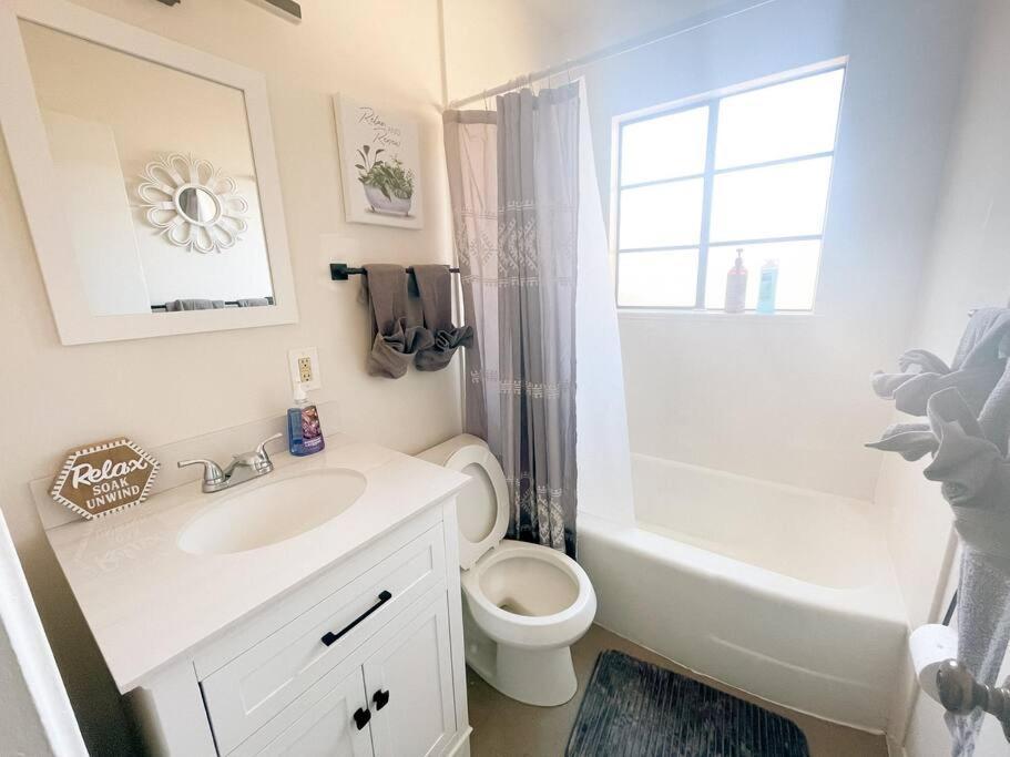 Pet Friendly! Private Casita In Nob Hill Villa Albuquerque Bagian luar foto