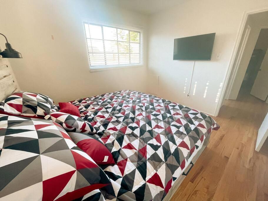 Pet Friendly! Private Casita In Nob Hill Villa Albuquerque Bagian luar foto