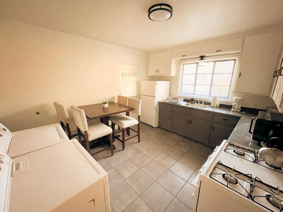 Pet Friendly! Private Casita In Nob Hill Villa Albuquerque Bagian luar foto