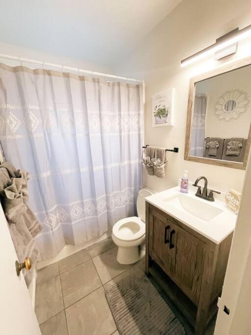 Pet Friendly! Private Casita In Nob Hill Villa Albuquerque Bagian luar foto